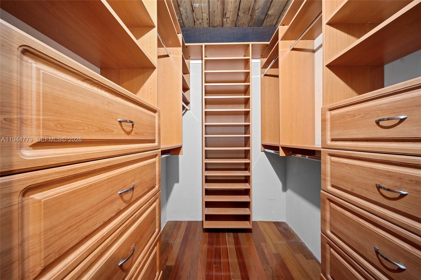 RIVERWOOD SEC 3 - Residential