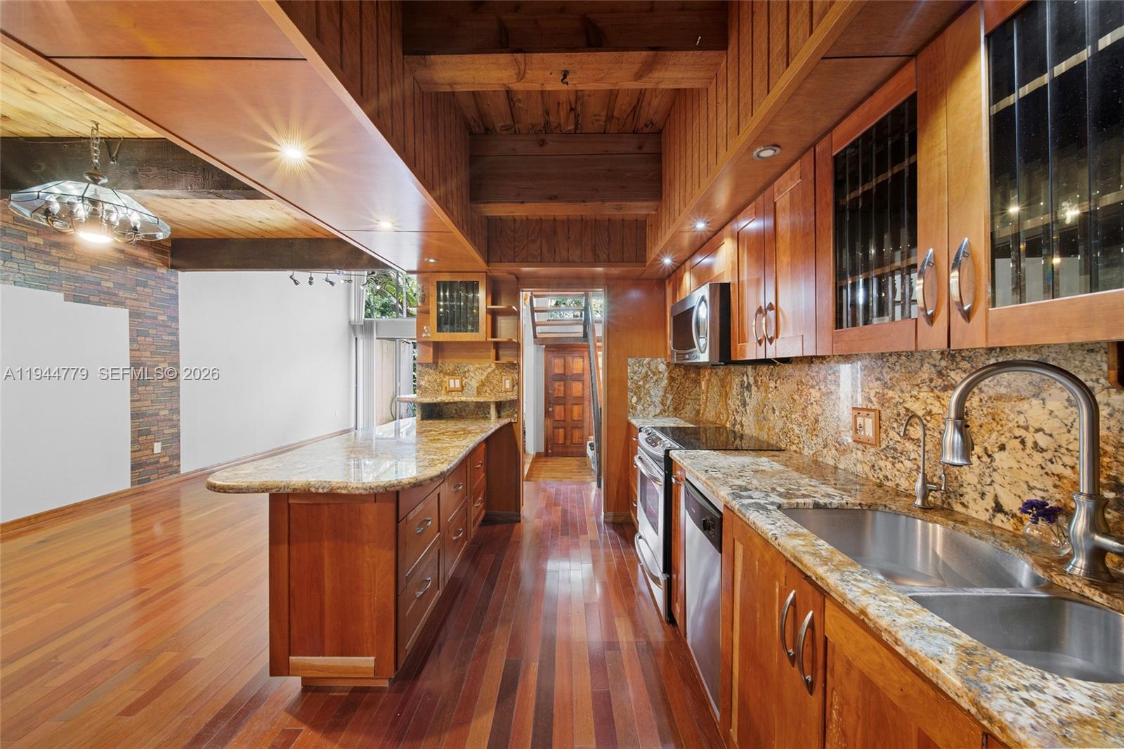 RIVERWOOD SEC 3 - Residential