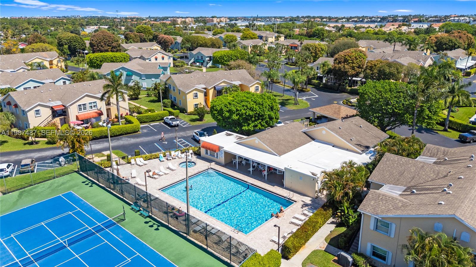 WATERSIDE VILLAGE OF PALM - Residential