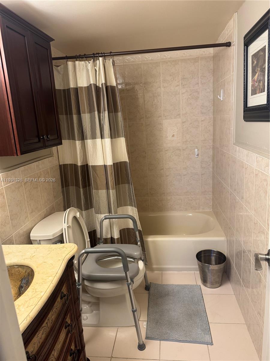 GARDEN-AIRE VILLAGE - Residential