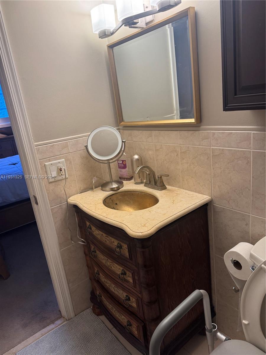 GARDEN-AIRE VILLAGE - Residential