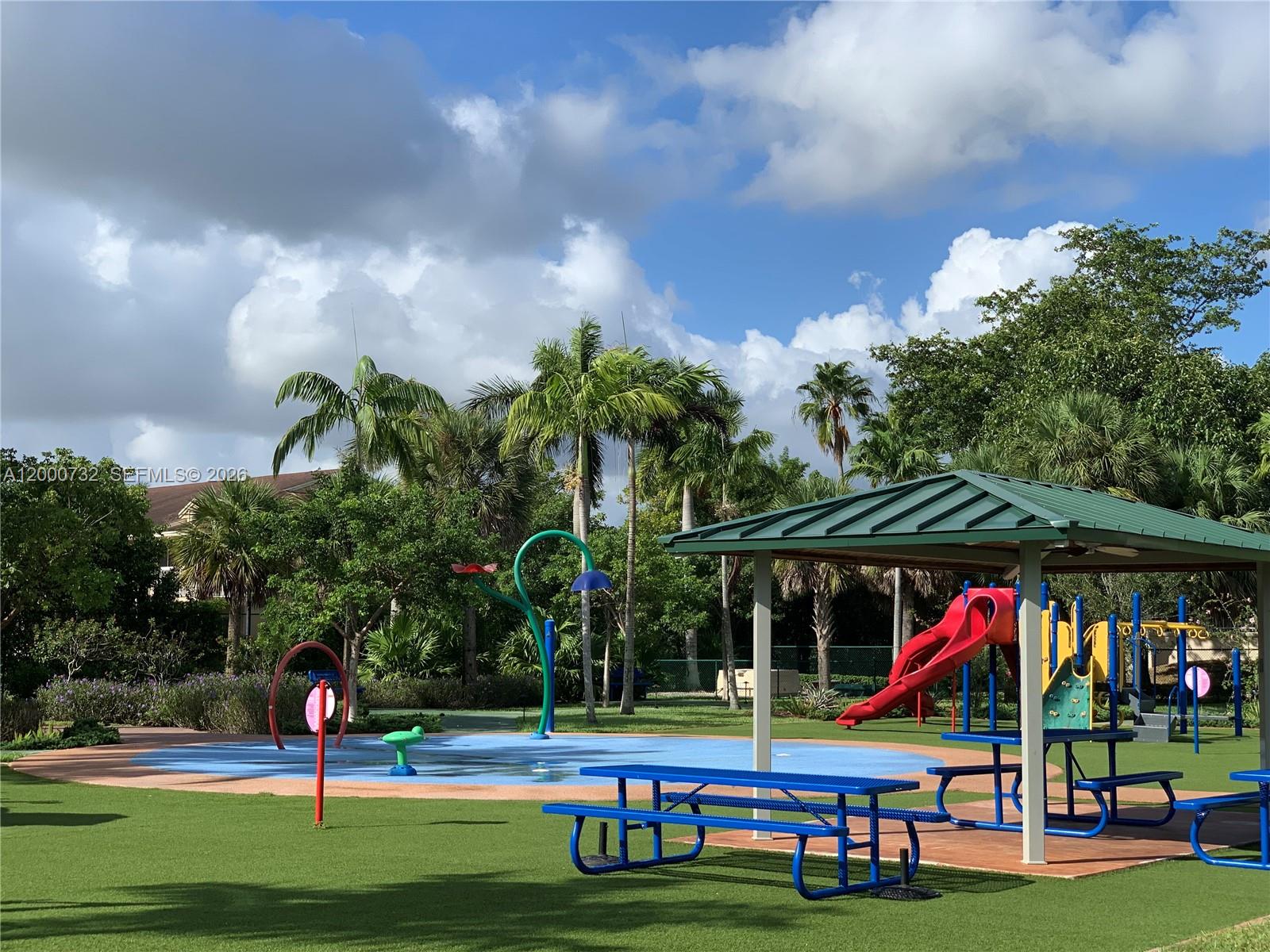 TOWNHOMES OF DORAL PLACE - Residential