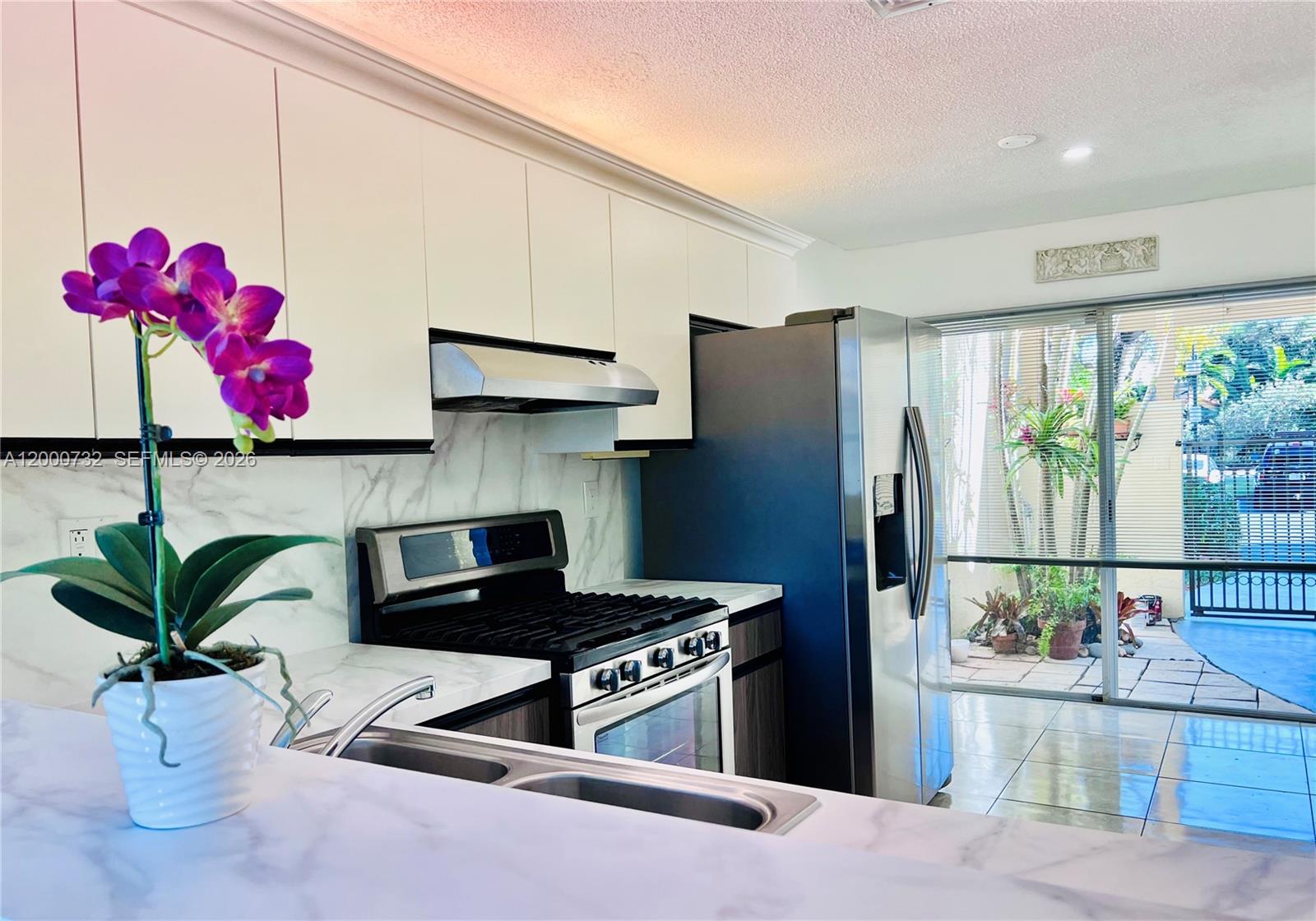 TOWNHOMES OF DORAL PLACE - Residential