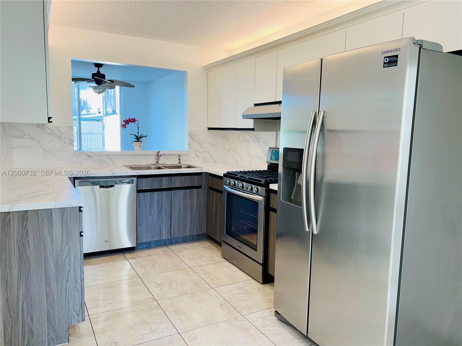 TOWNHOMES OF DORAL PLACE - Residential