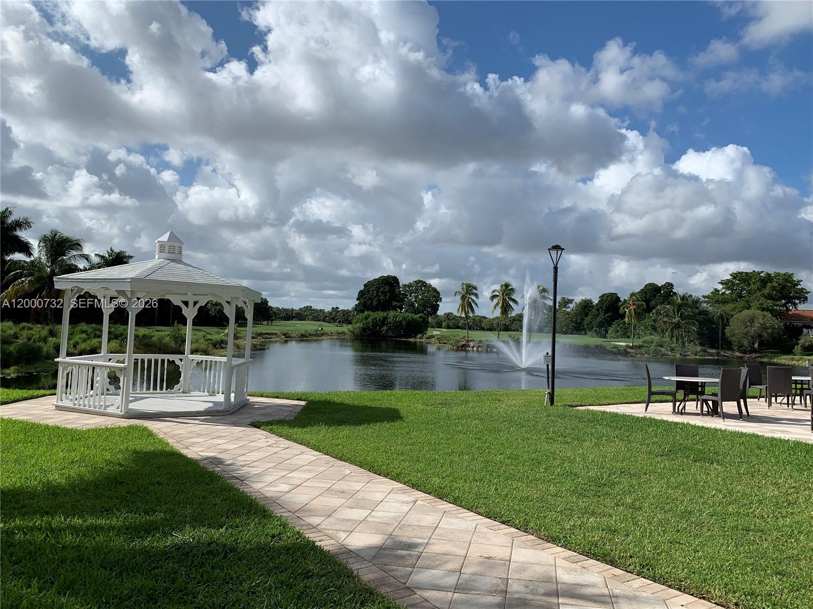 TOWNHOMES OF DORAL PLACE - Residential