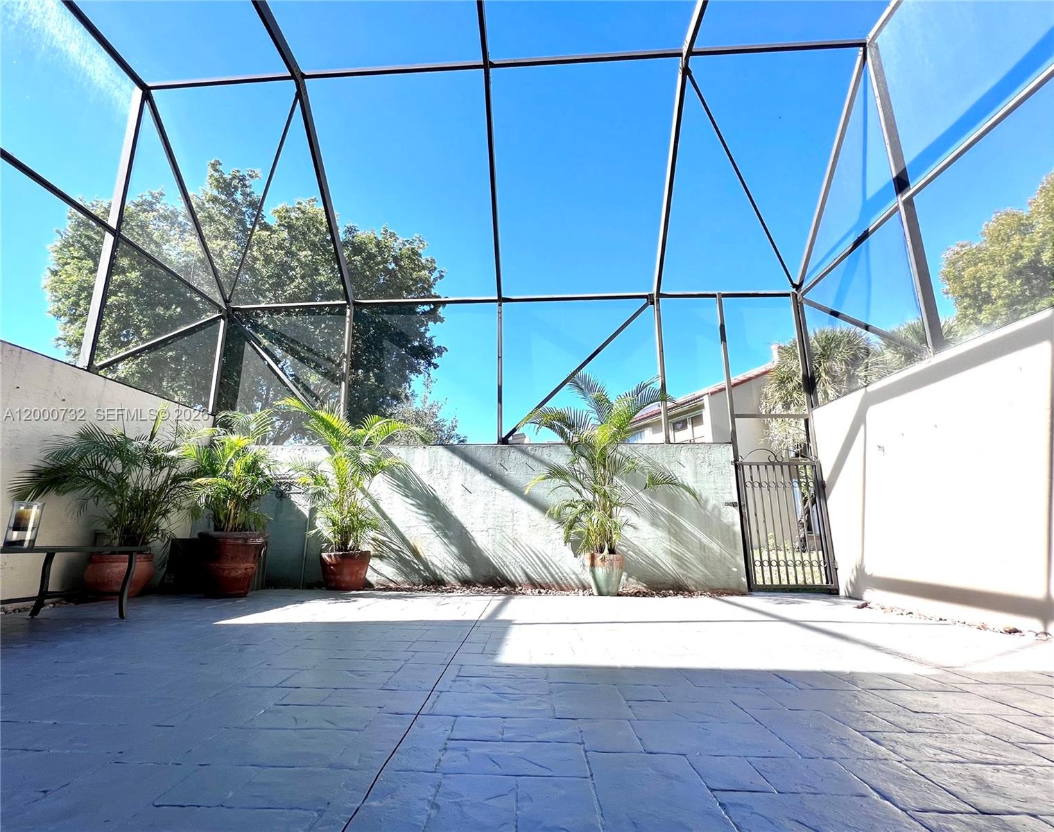 TOWNHOMES OF DORAL PLACE - Residential