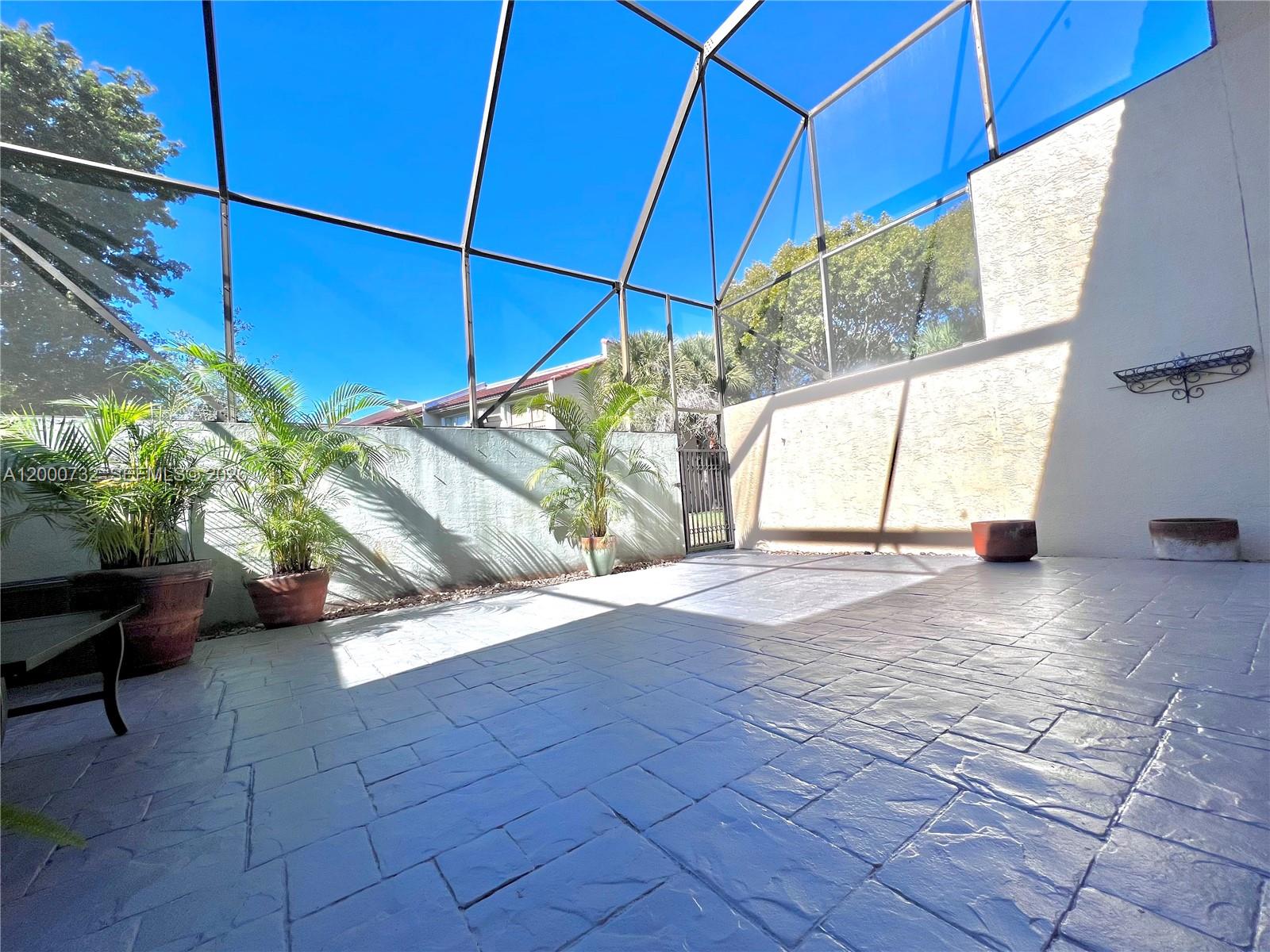 TOWNHOMES OF DORAL PLACE - Residential