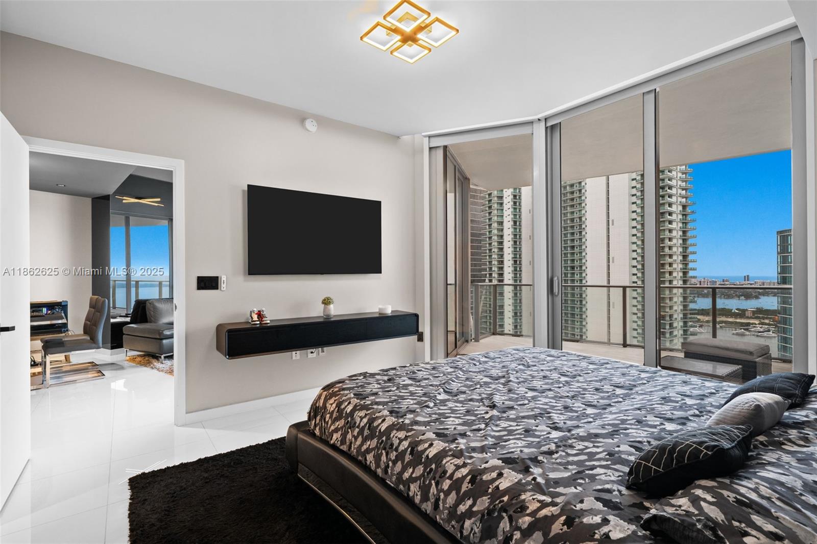 PARAMOUNT MIAMI WORLDCENT - Residential