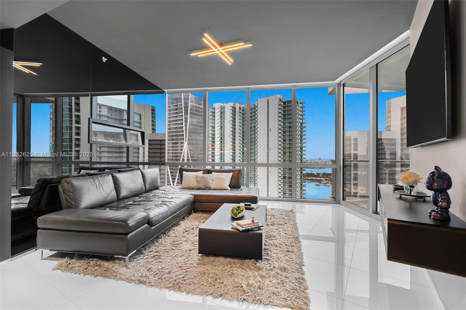 PARAMOUNT MIAMI WORLDCENT - Residential