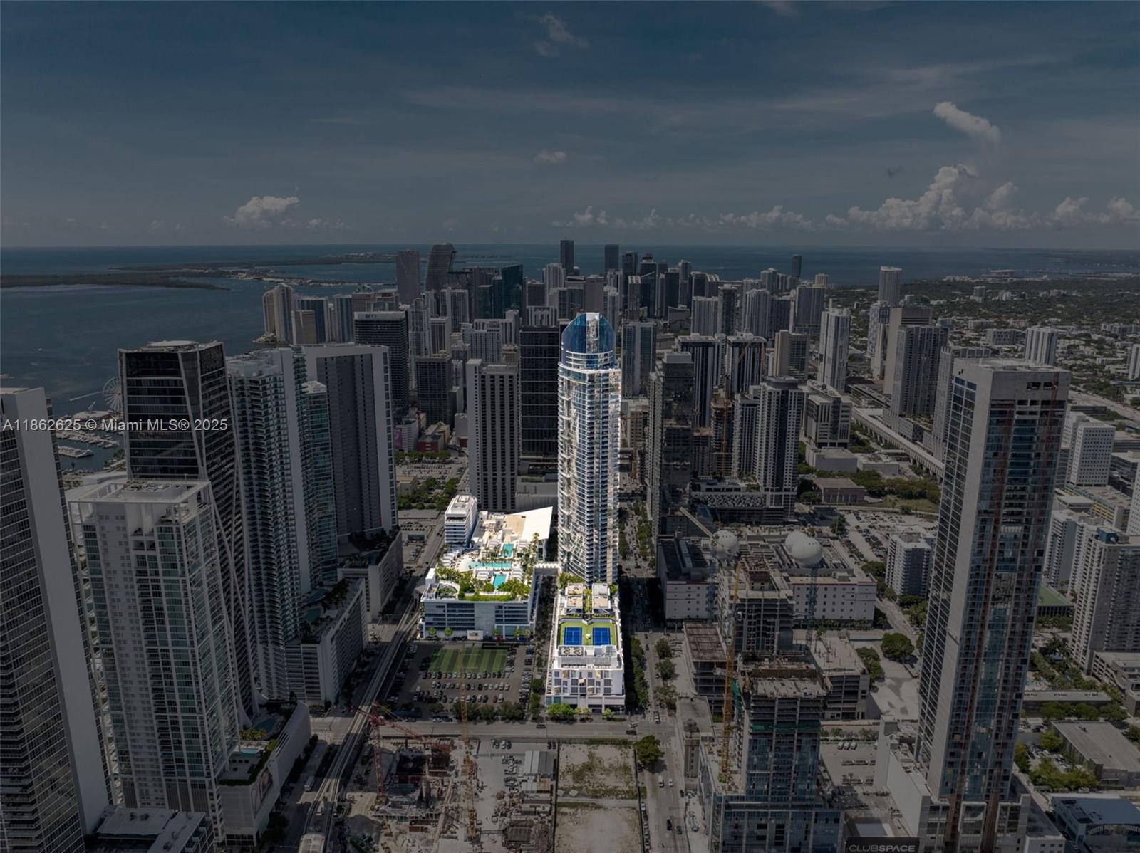 PARAMOUNT MIAMI WORLDCENT - Residential