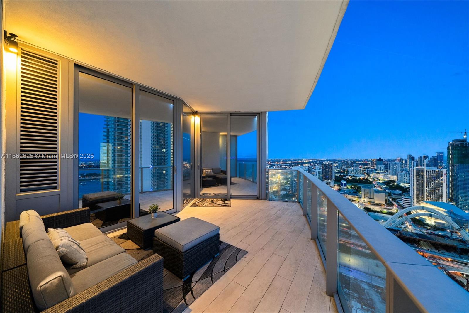 PARAMOUNT MIAMI WORLDCENT - Residential