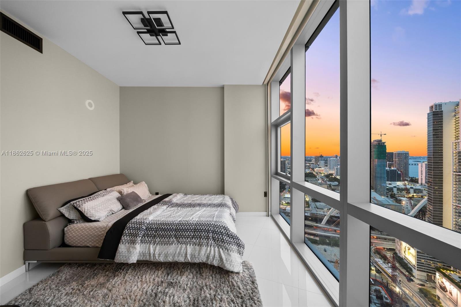 PARAMOUNT MIAMI WORLDCENT - Residential