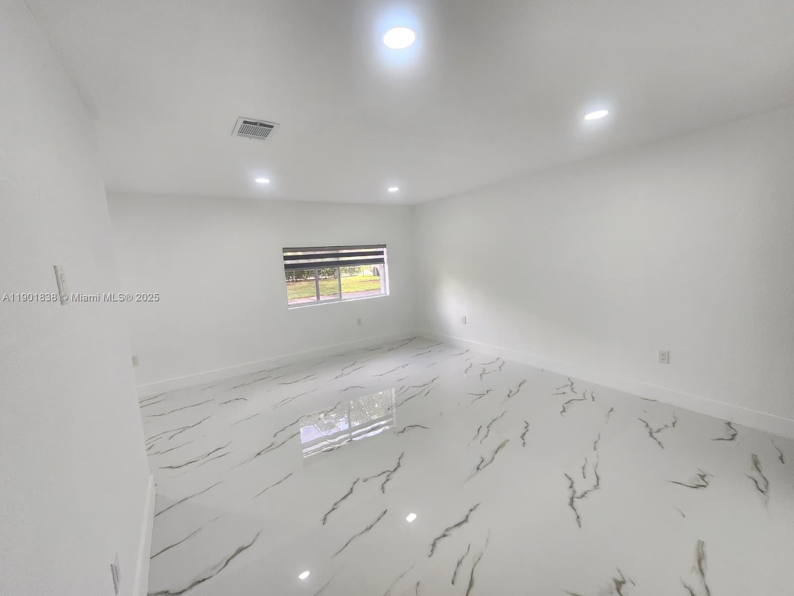 HIDEAWAY PINES SEC 1 - Residential