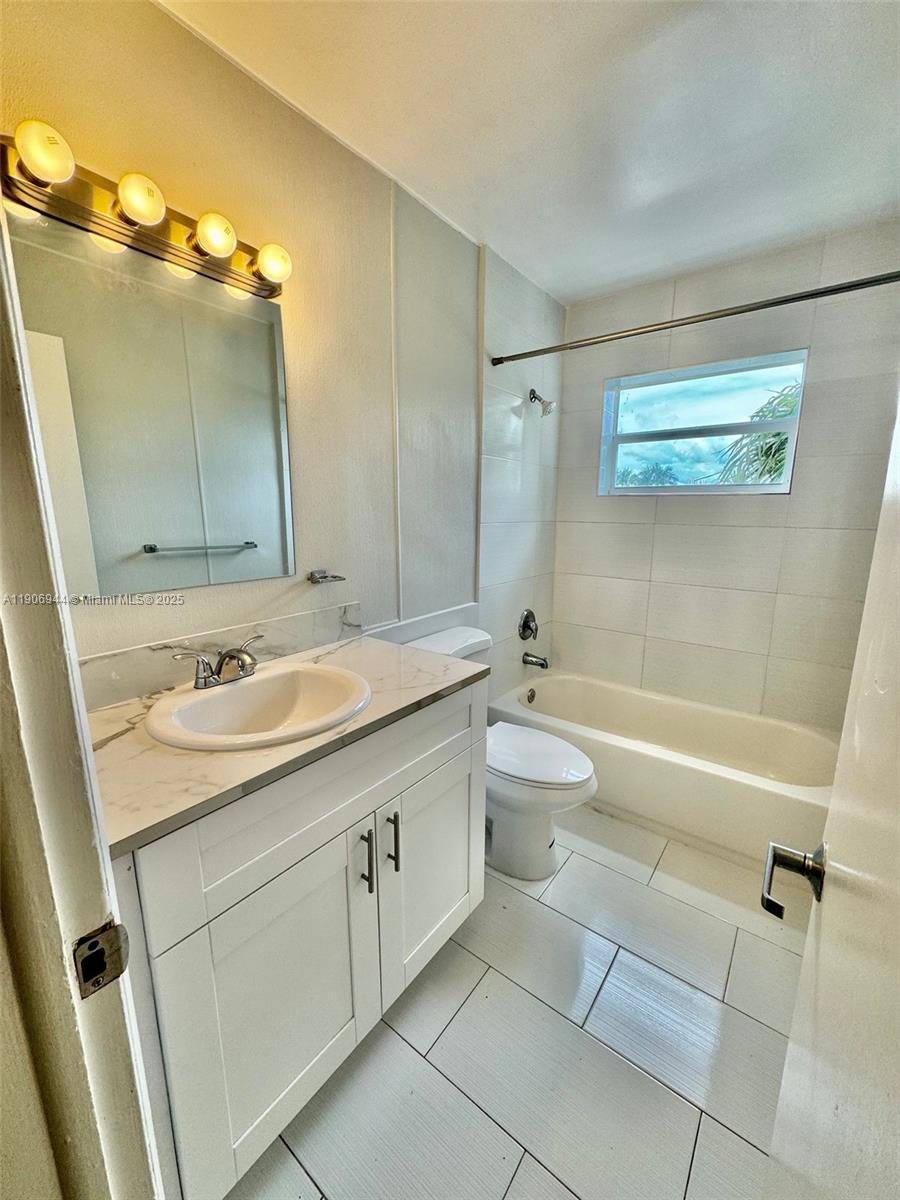 POMPANO ISLES SEC - Residential Lease