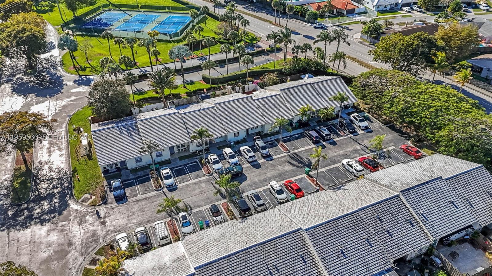 VILLAS OF DEERWOOD REPLAT - Residential