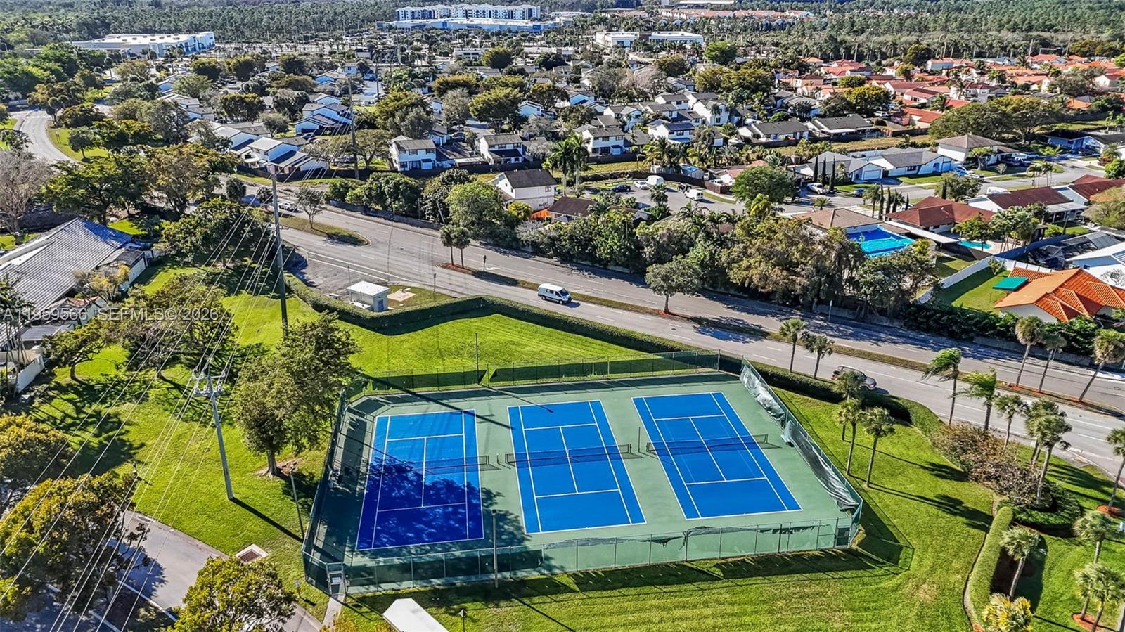 VILLAS OF DEERWOOD REPLAT - Residential