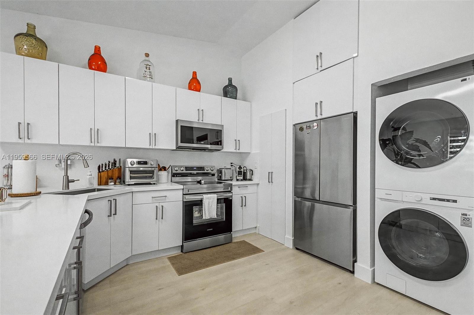 VILLAS OF DEERWOOD REPLAT - Residential