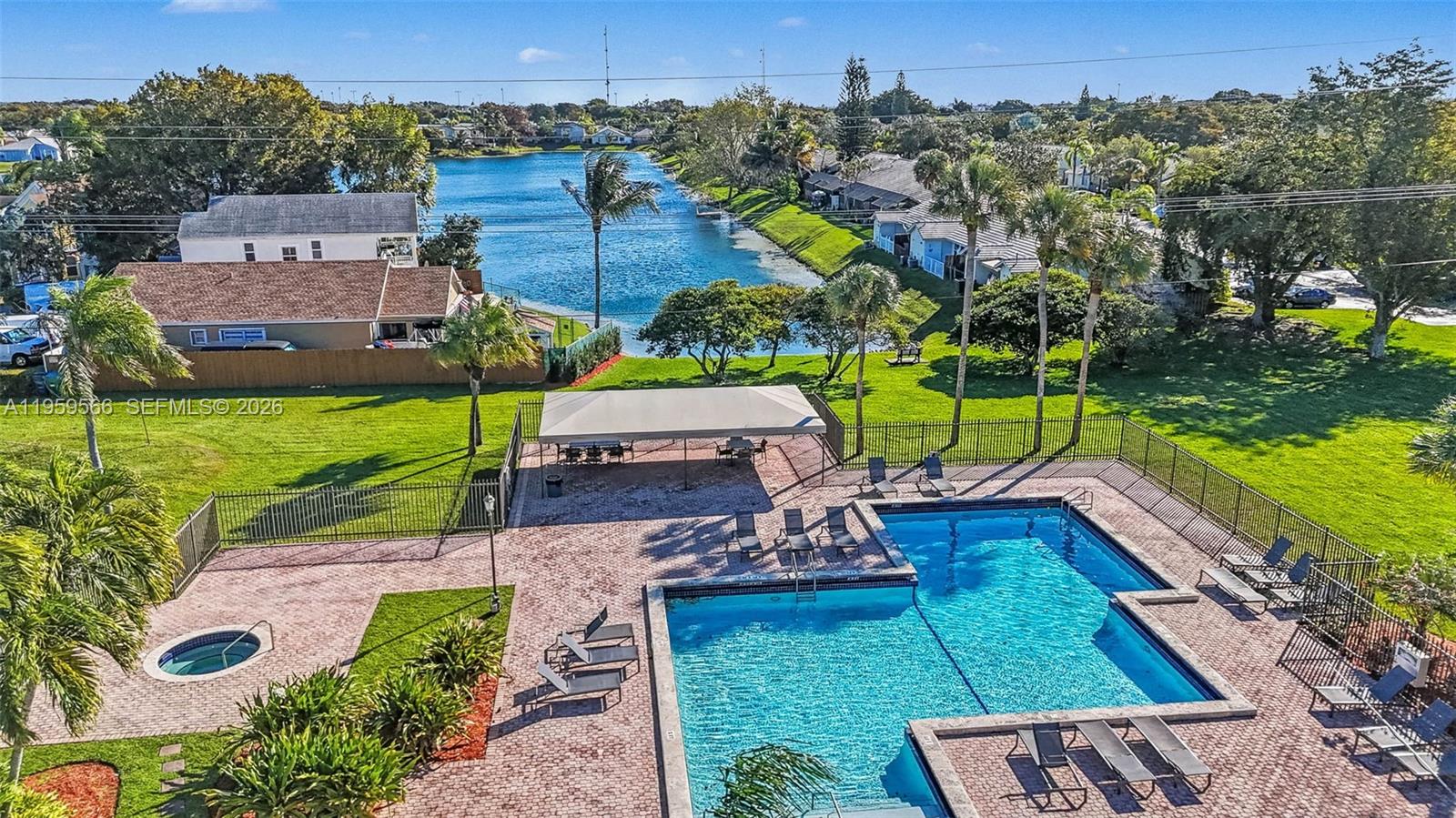 VILLAS OF DEERWOOD REPLAT - Residential