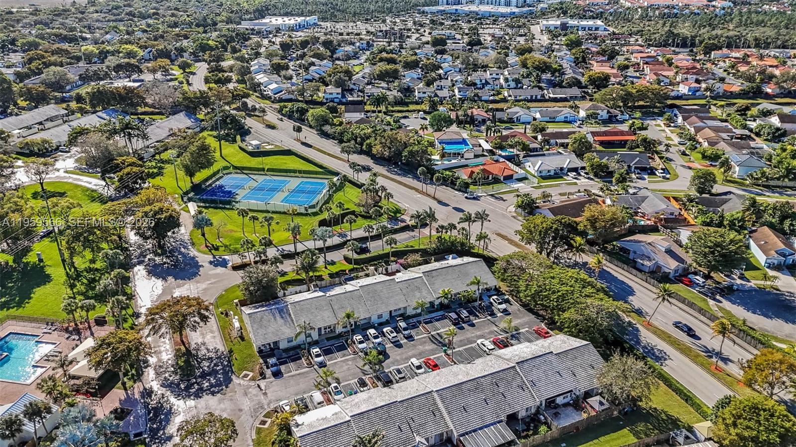 VILLAS OF DEERWOOD REPLAT - Residential