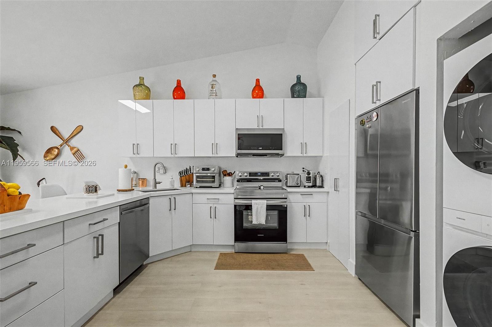 VILLAS OF DEERWOOD REPLAT - Residential