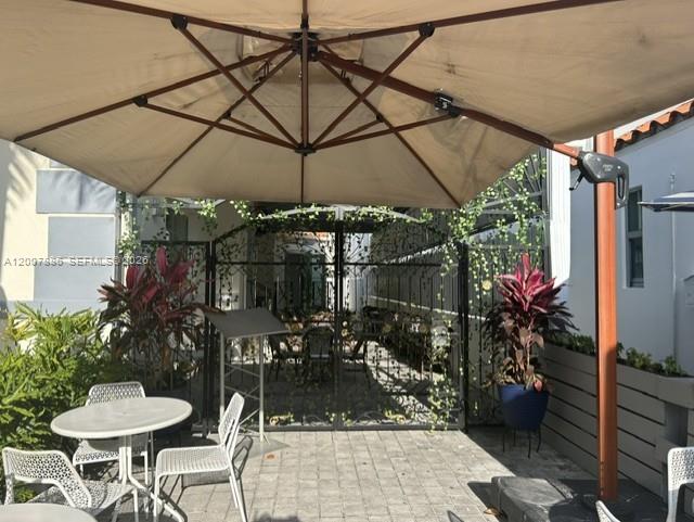 929 Collins Ave