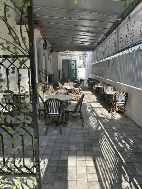 929 Collins Ave