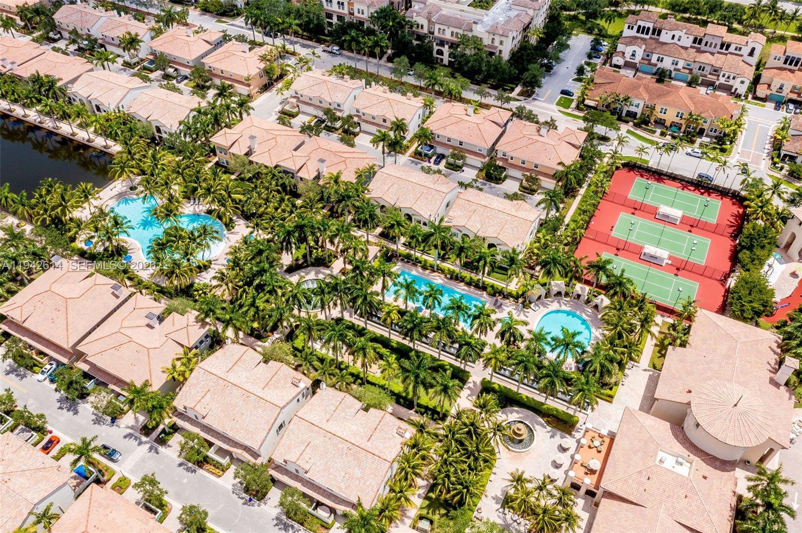 ARTESIA-VILLA CASTILLE CON - Residential