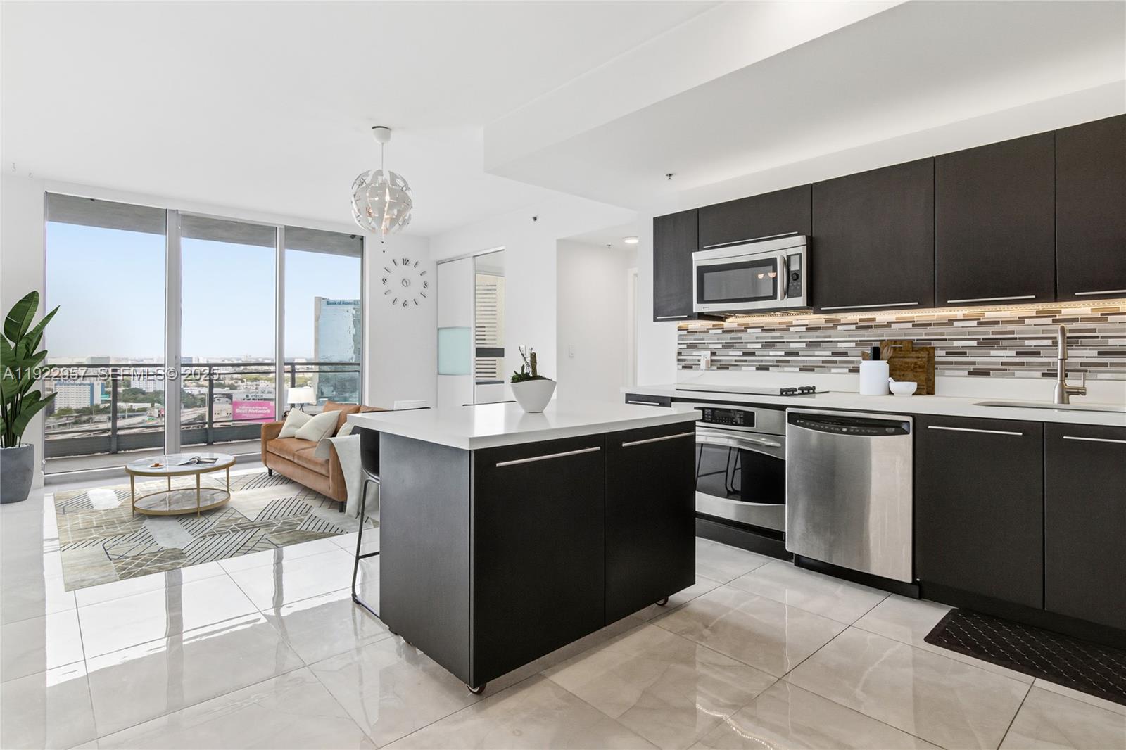 IVY CONDO - Residential