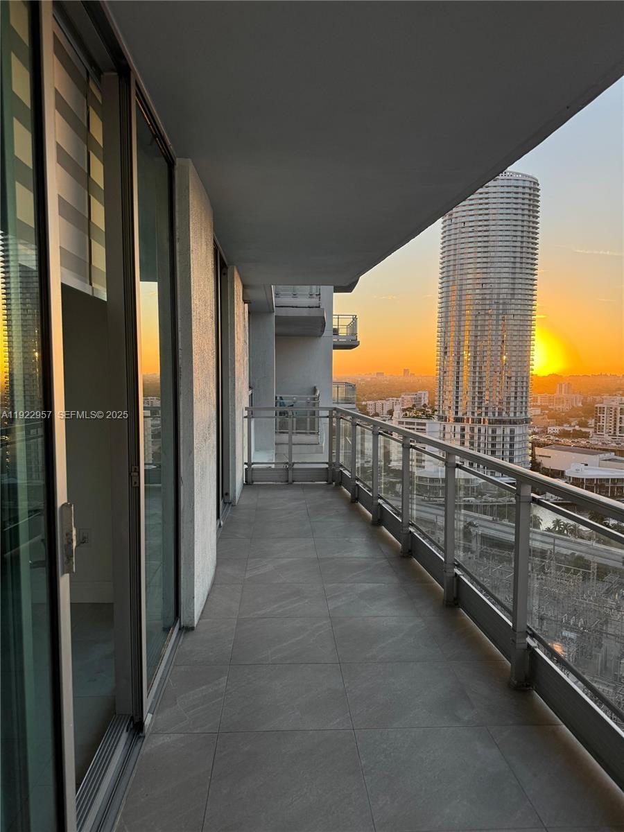 IVY CONDO - Residential