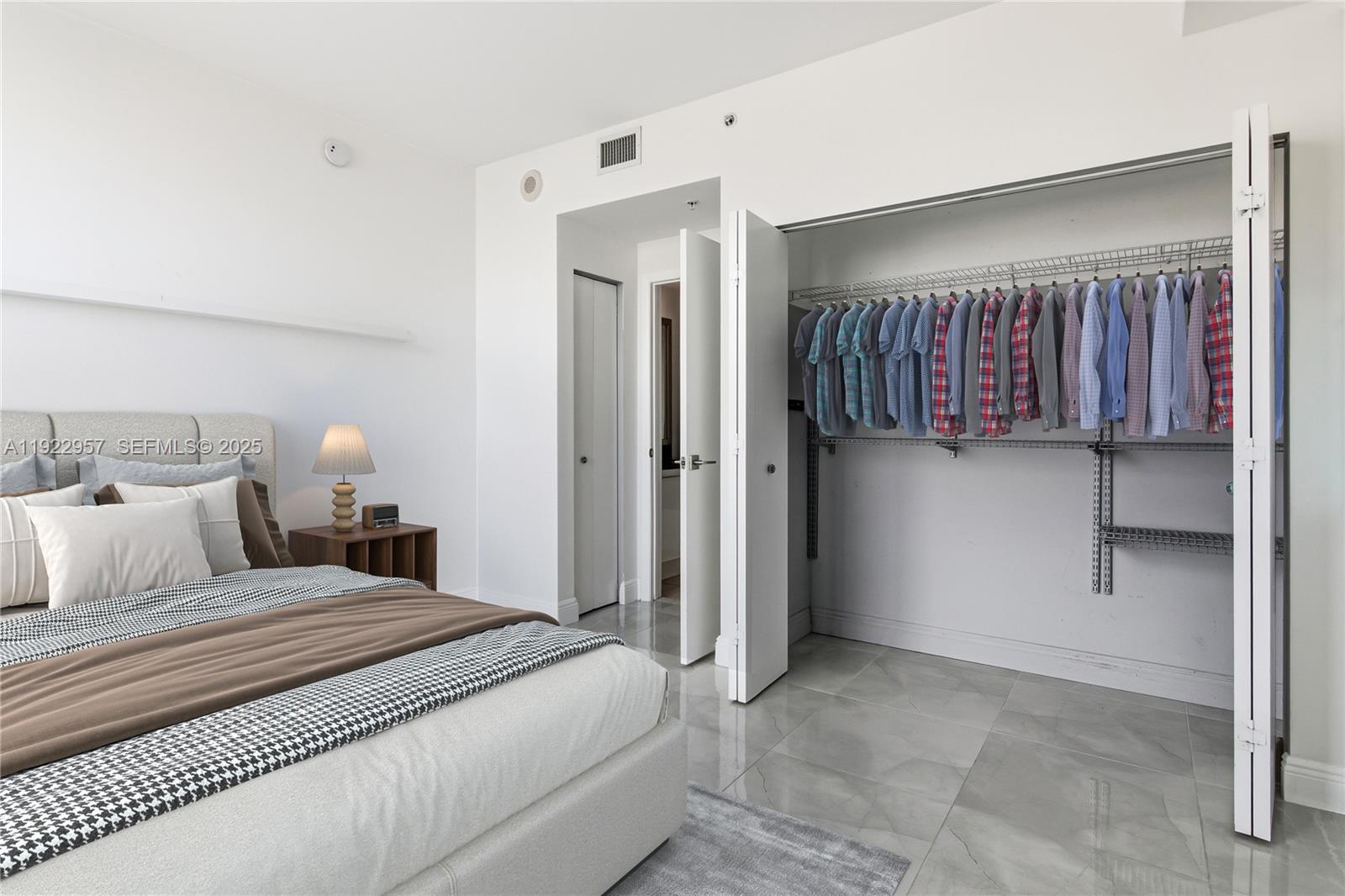 IVY CONDO - Residential