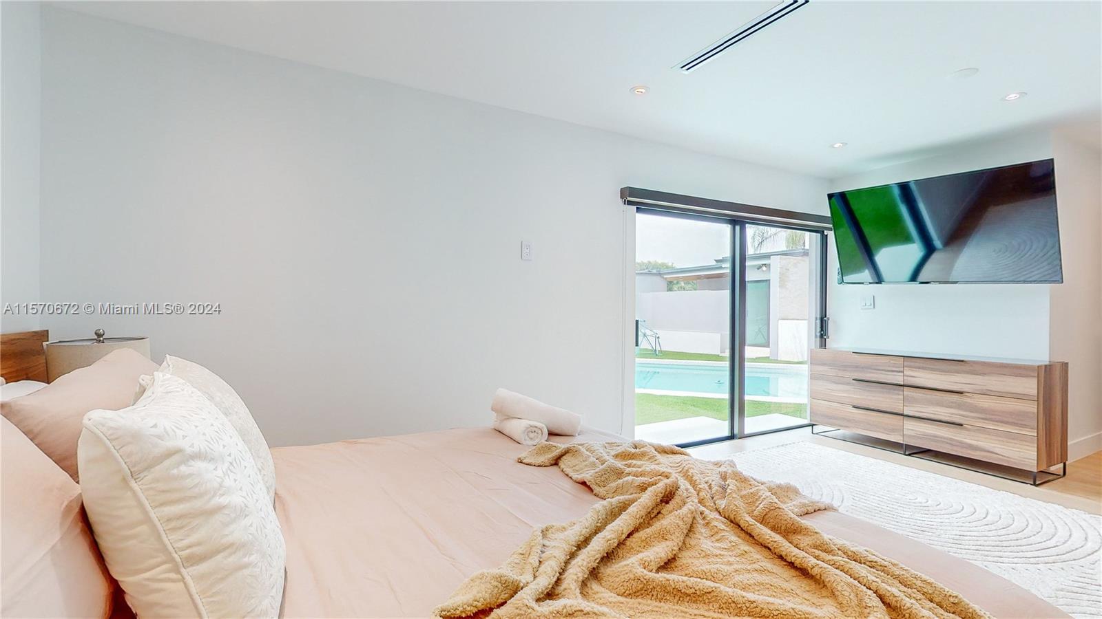 HIGHLAND WOODS SEC 4 - Residential Lease
