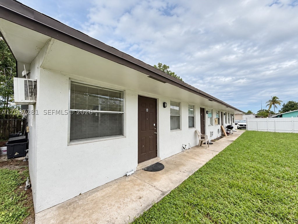 Photo of 3639 SW 13th Ct #4, Fort Lauderdale, FL 33312 (MLS # A12087281)
