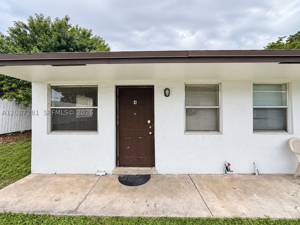 Photo of 3639 SW 13th Ct #4, Fort Lauderdale, FL 33312 (MLS # A12087281)