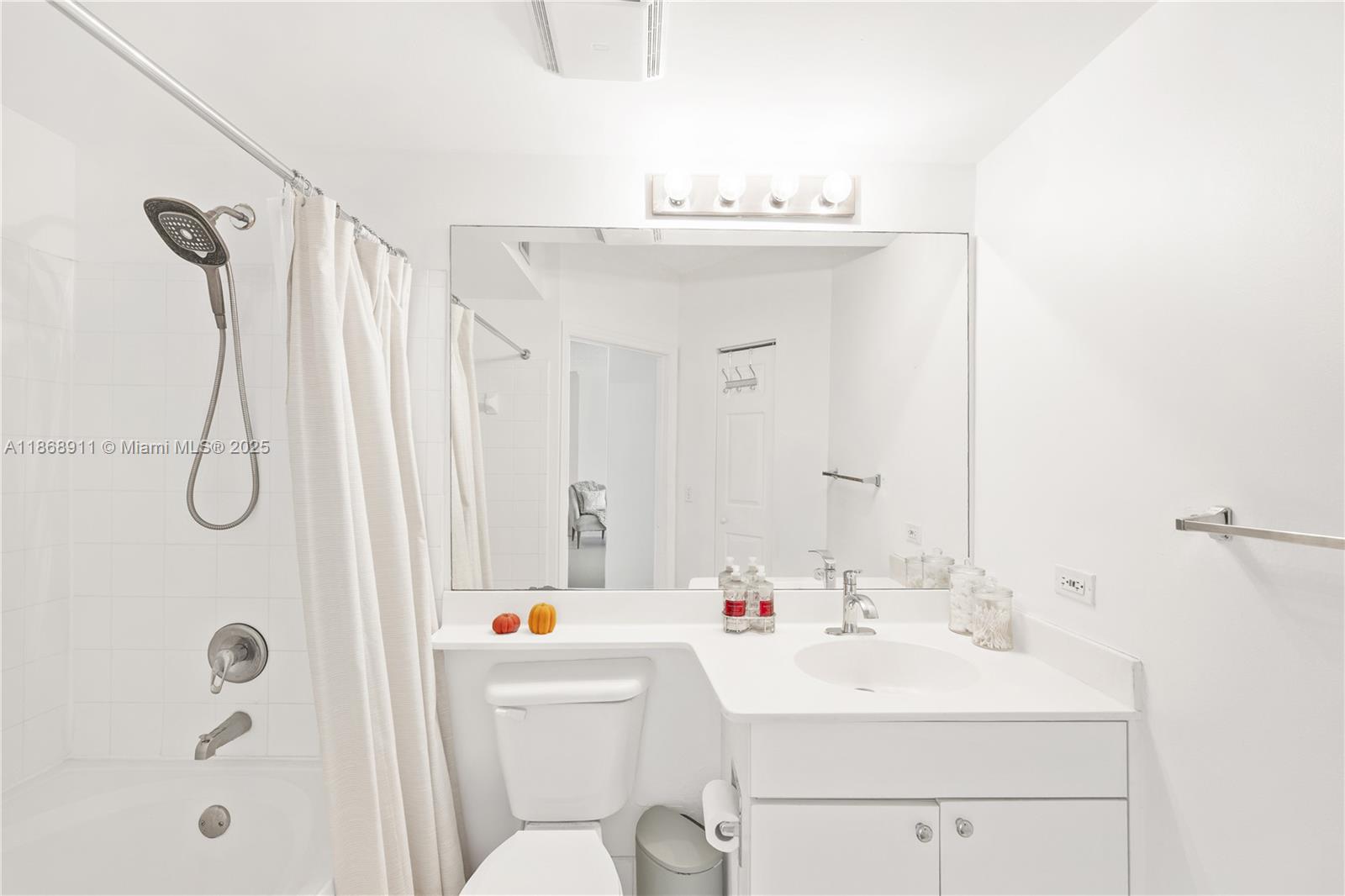 PORTO BELLAGIO CONDO - Residential