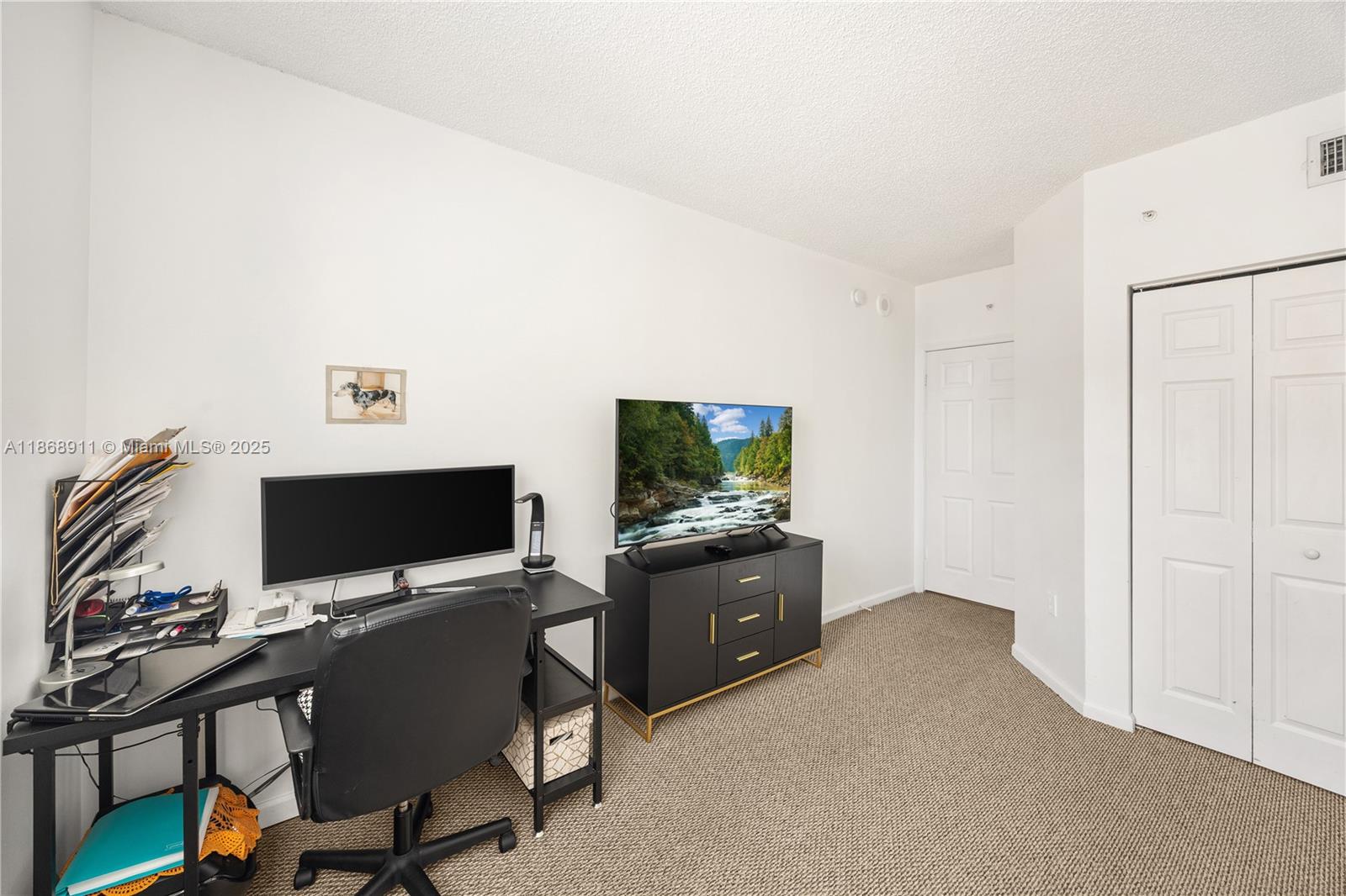 PORTO BELLAGIO CONDO - Residential