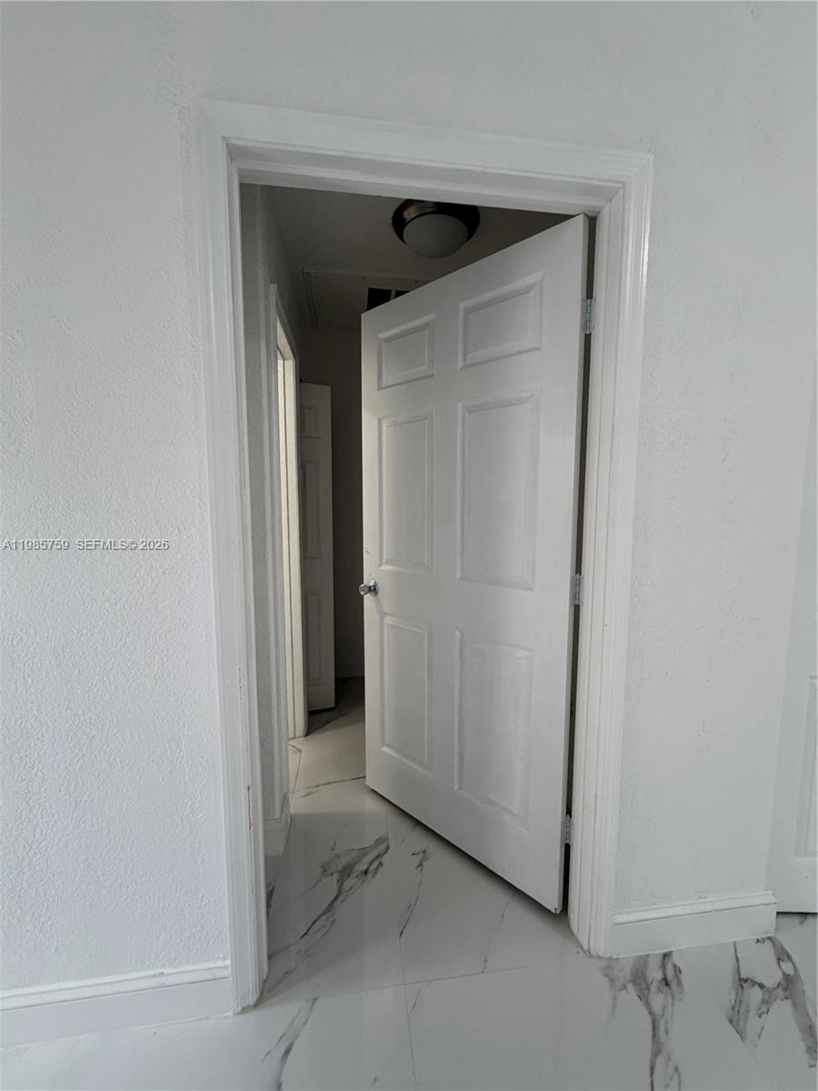 EDEN LAKE ESTATES - Residential Lease