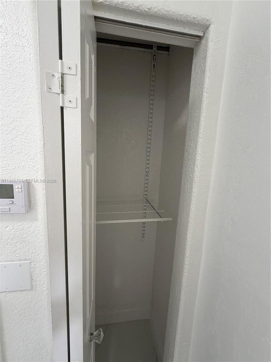 EDEN LAKE ESTATES - Residential Lease