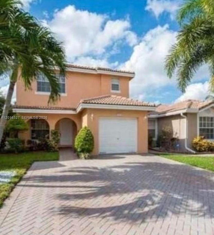 Welcome to this inviting home in a desirable Sunrise neighborhood!
This well-maintained residence offers 3 spacious bedrooms and 2.5 bathrooms, providing plenty of room for comfortable living and entertaining. this home has oversized, fully fenced backyard perfect for relaxing, 
This is a beautiful home that the current owners have outgrown, making it a wonderful opportunity for new buyers to create their own memories.