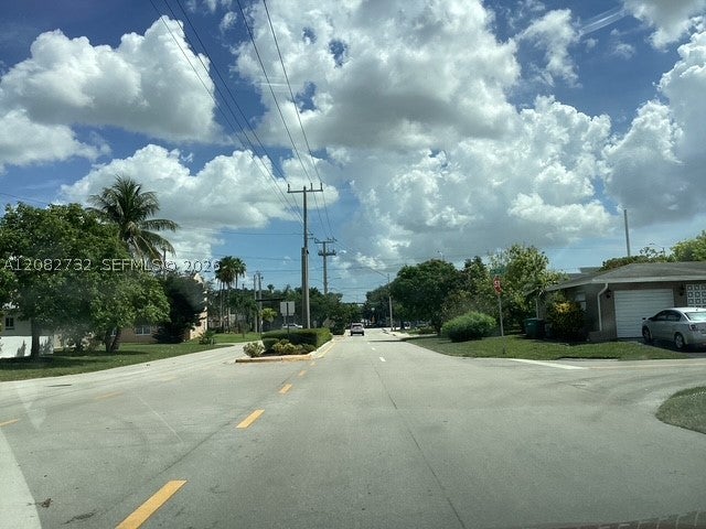 4915 NW 47th Ter, Tamarac FL 33319