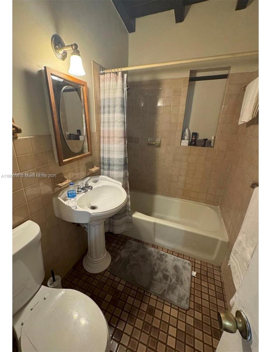 NORTH RIDGE - Residential Lease