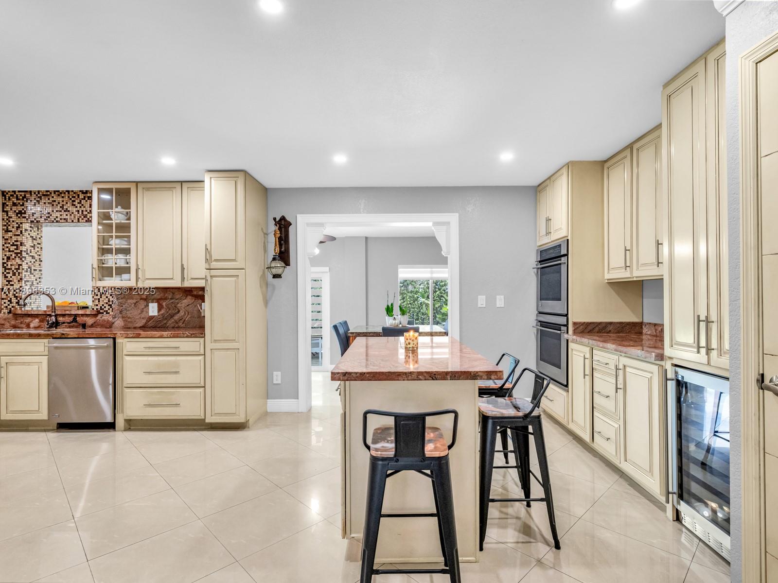 BIRD VILLAS SUB - Residential