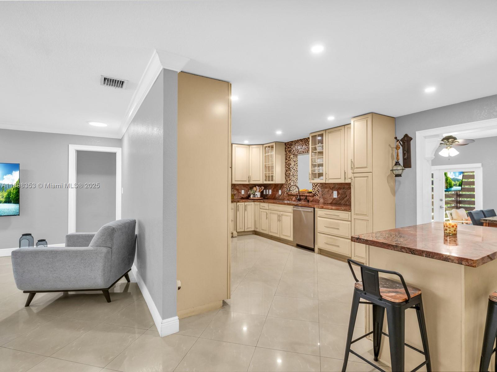 BIRD VILLAS SUB - Residential