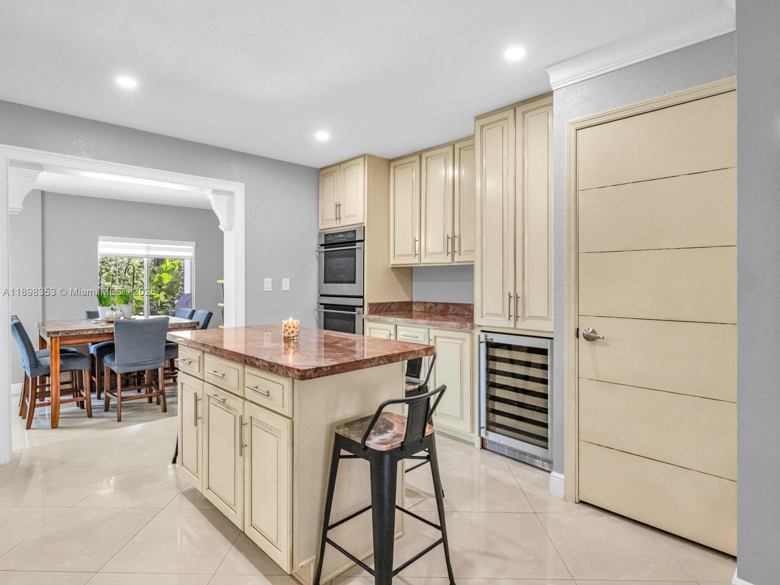 BIRD VILLAS SUB - Residential