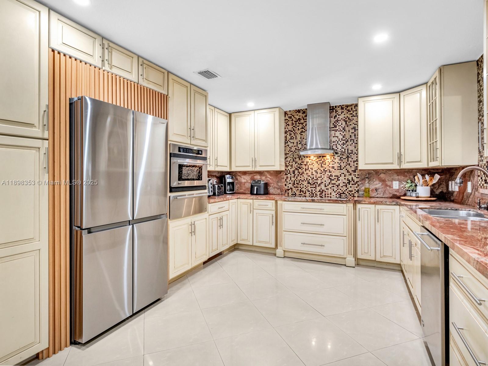 BIRD VILLAS SUB - Residential