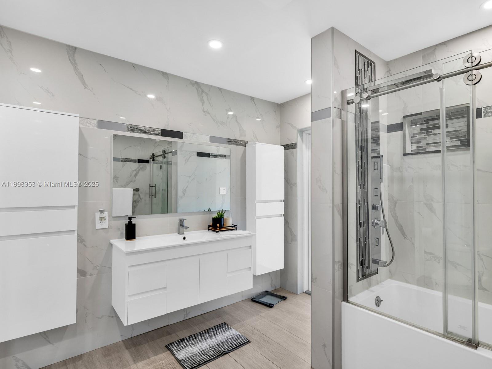 BIRD VILLAS SUB - Residential