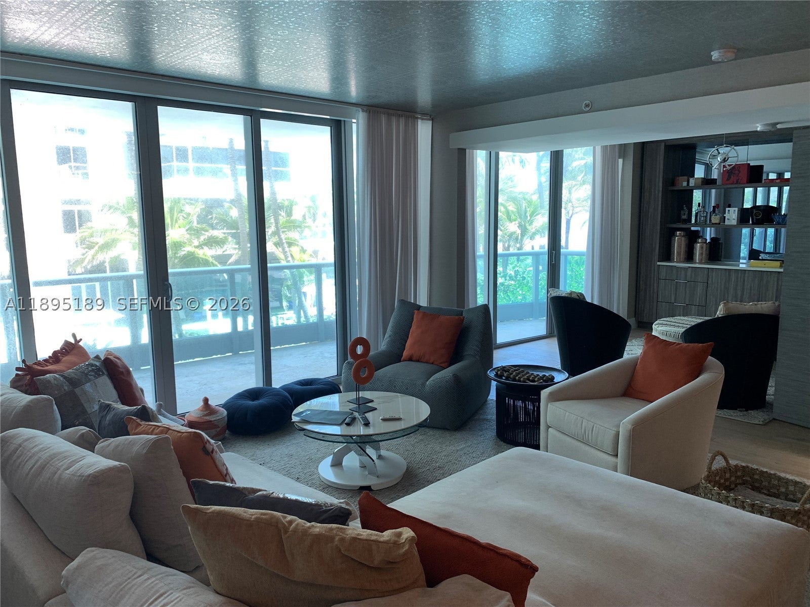 9401 Collins Ave 305