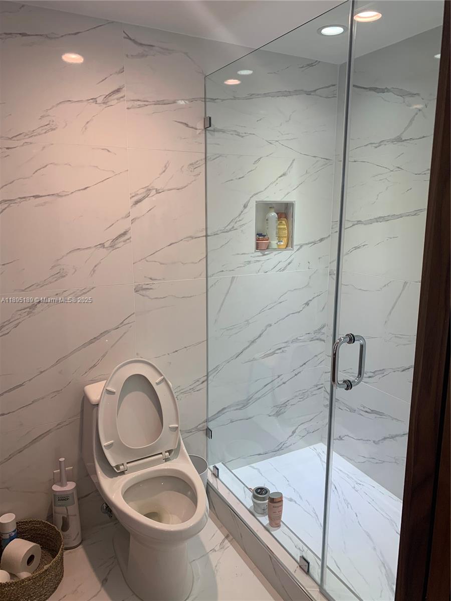 AZURE CONDO - Residential