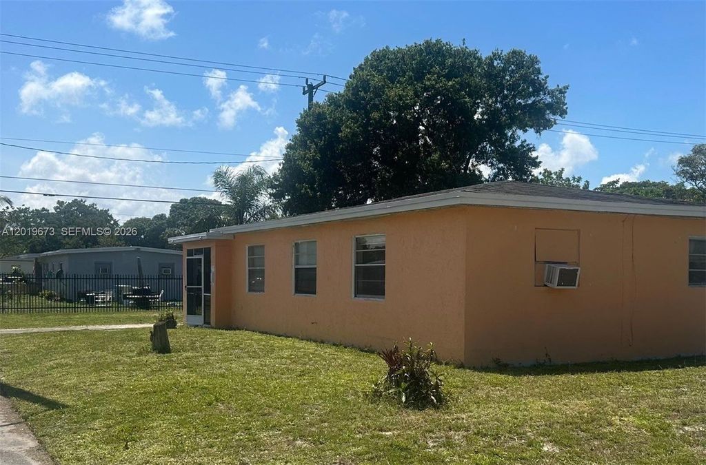 Photo of 2925 NW 5th St, Fort Lauderdale, FL 33311 (MLS # A12019673)