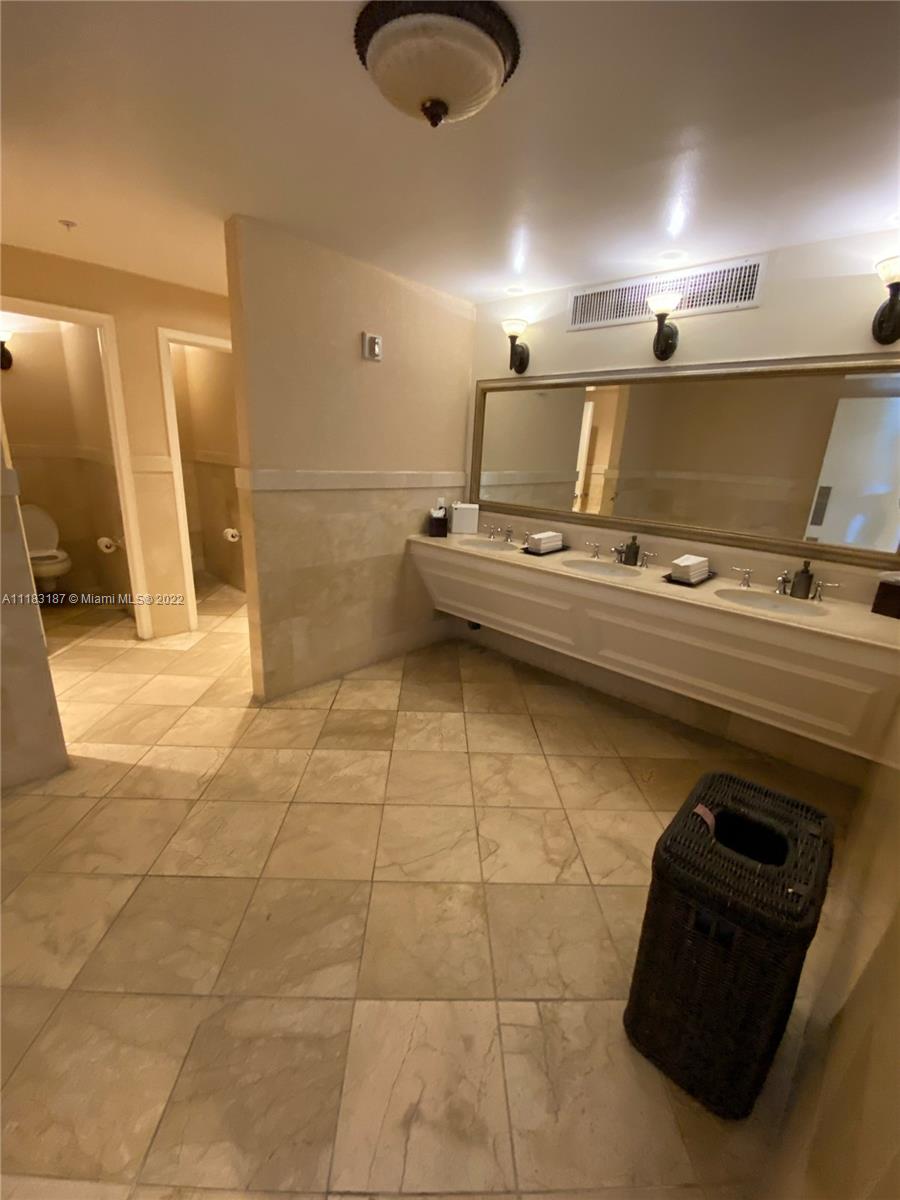 THE EXECUTIVE RESIDENCES - Residential
