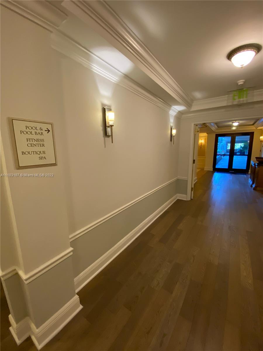 THE EXECUTIVE RESIDENCES - Residential